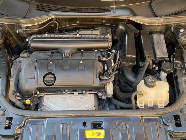 ■直列４気筒ＤＯＨＣ１６バルブ　９８ｐｓ　■ＪＣ０８モード燃費　１３．８ｋｍ／リットル　■１０・１５モード燃費　１３．４ｋｍ／リットル　■燃料タンク容量　４７リットル