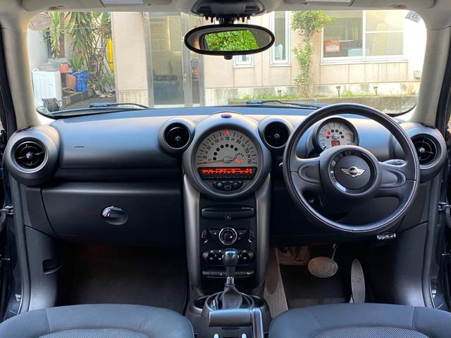 ■ＦＦ　６速フロアオートマチック　■フルオートエアコン　■本革巻きステアリング