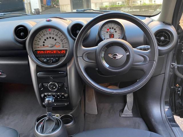 ■ＦＦ　６速フロアオートマチック　■フルオートエアコン　■本革巻きステアリング