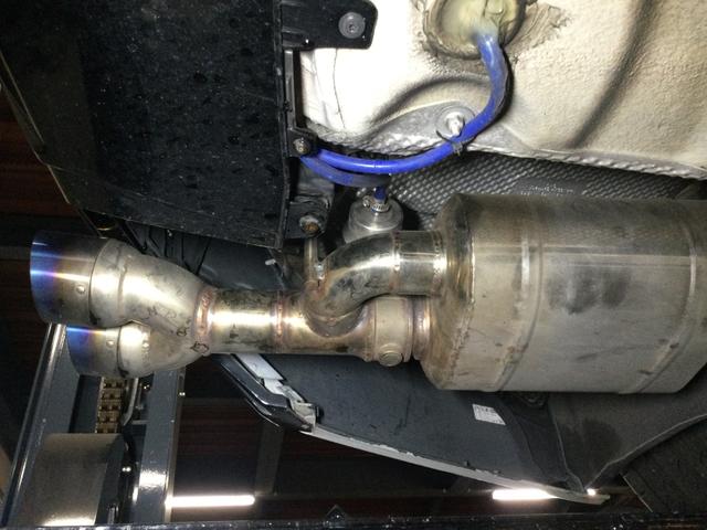 A7スポーツバック 2.0TFSIクワトロ 後期型 黒革 HDDナビ/DTV/Bカメラ/Bluetooth マトリックスLED 車高調 20AW イエローキャリパー 可変バルブ付/デュアルマフラー パワーテールゲート 可変リアウイング BSM(14枚目)