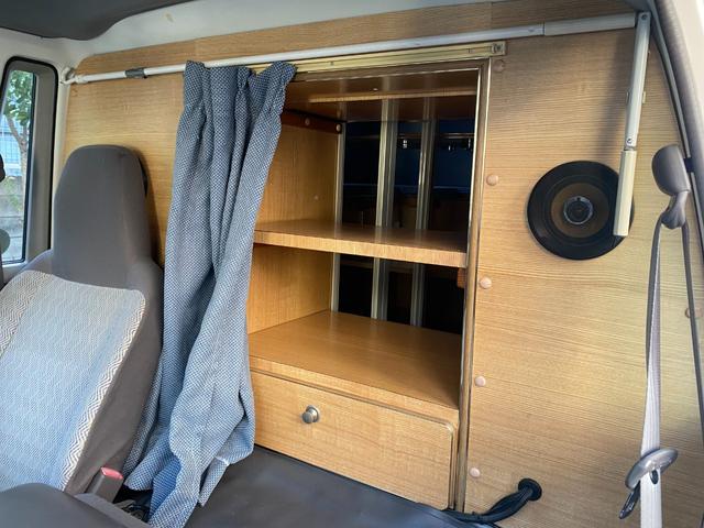 タウンエーストラック アウトドアJr 4WDキャンピング SHARP冷暖房ルームエアコン HONDA発電機 EU28is 冷蔵庫(46L) オーブンレンジ 後席10型モニター バッテリーチャージャー サブバッテリー HDDナビ/DTV/Bカメラ/ETC(28枚目)