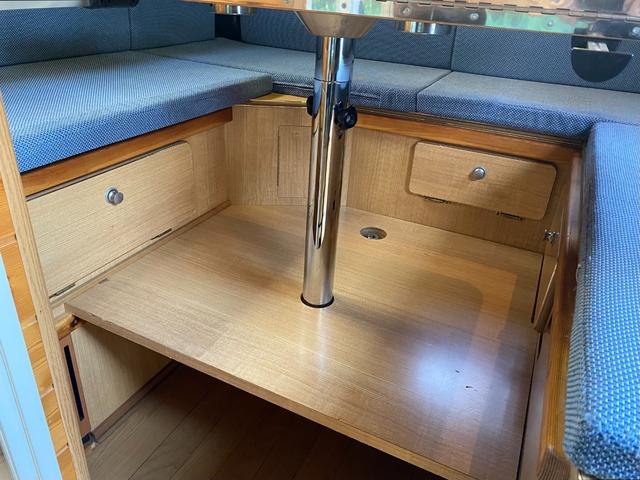 タウンエーストラック アウトドアJr 4WDキャンピング SHARP冷暖房ルームエアコン HONDA発電機 EU28is 冷蔵庫(46L) オーブンレンジ 後席10型モニター バッテリーチャージャー サブバッテリー HDDナビ/DTV/Bカメラ/ETC(42枚目)