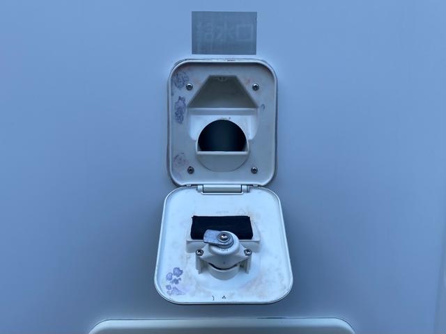 タウンエーストラック アウトドアJr 4WDキャンピング SHARP冷暖房ルームエアコン HONDA発電機 EU28is 冷蔵庫(46L) オーブンレンジ 後席10型モニター バッテリーチャージャー サブバッテリー HDDナビ/DTV/Bカメラ/ETC(71枚目)