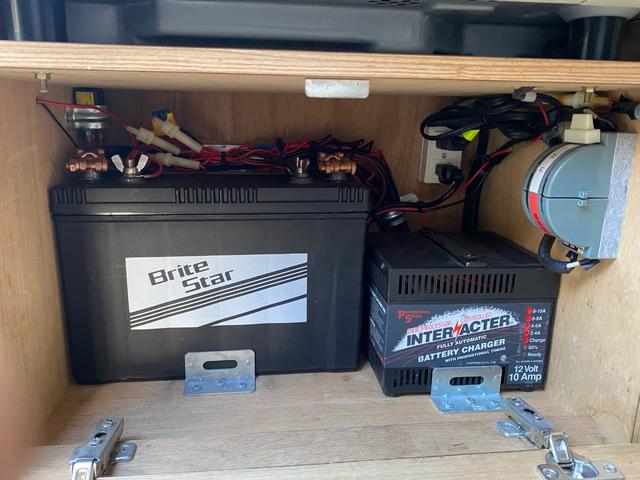 タウンエーストラック アウトドアJr 4WDキャンピング SHARP冷暖房ルームエアコン HONDA発電機 EU28is 冷蔵庫(46L) オーブンレンジ 後席10型モニター バッテリーチャージャー サブバッテリー HDDナビ/DTV/Bカメラ/ETC(77枚目)