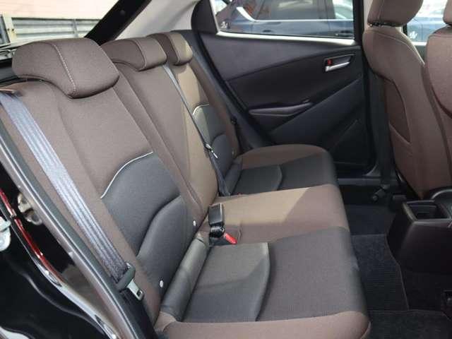 ＭＡＺＤＡ２ １．５　１５Ｓ　ブラック　トーン　エディション　マツダ認定中古車　衝突被害軽減ブレーキ　３６（14枚目）