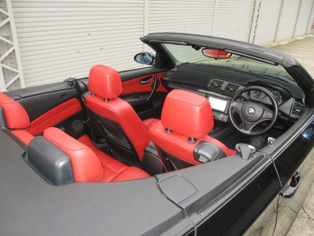 １シリーズ １２０ｉ　カブリオレ　電動フルオープンモデルクーペ　ＢＬＡＣＫホロ　赤皮電動パワーシート　シートヒーター社外ナビ　ＴＶ　Ｂｌｕｅｔｏｏｔｈ　バックモニター整備点検記録簿　ＫＥＹレス　純正アルミ　ＨＩＤキセノンライト（5枚目）