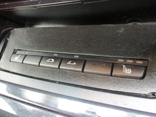 １シリーズ １２０ｉ　カブリオレ　電動フルオープンモデルクーペ　ＢＬＡＣＫホロ　赤皮電動パワーシート　シートヒーター社外ナビ　ＴＶ　Ｂｌｕｅｔｏｏｔｈ　バックモニター整備点検記録簿　ＫＥＹレス　純正アルミ　ＨＩＤキセノンライト（17枚目）