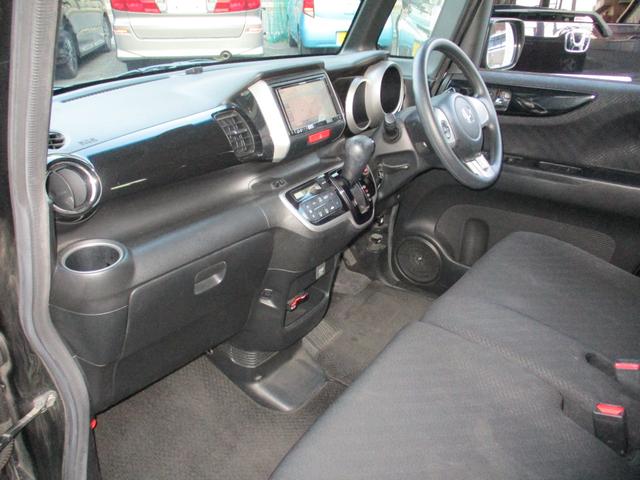 Ｎ－ＢＯＸカスタム Ｇ　ＳＳパッケージ　左右両側電動パワースライドドア　ＬＥＤ　社外ナビＴＶフルセグ　バックモニター　シティブレーキアクティブシステム　純正カスタムエアロキット　スマートＫＥＹ　ＥＴＣ　純正メッキグリル（13枚目）