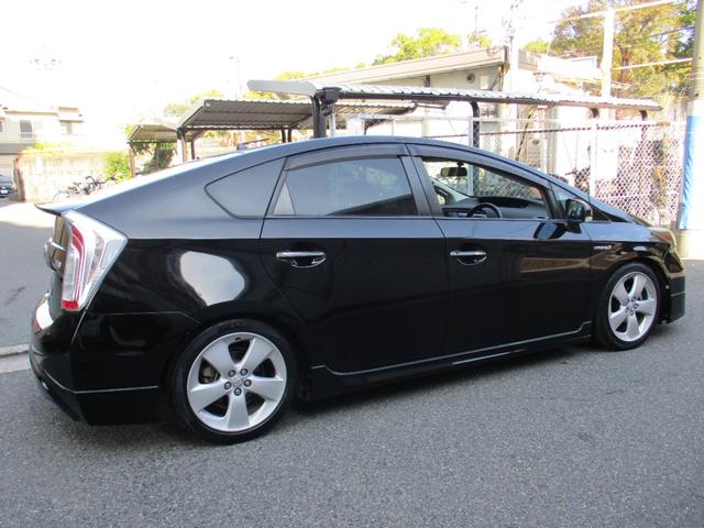 プリウス Ｓツーリングセレクション　後期モデリスタバージョン　カスタム車両モデリスタエアロ　後期Ｆバンパー＆リア＆テール　ツーリング専用アルミ　ローダウン済みＨＤＤ　ナビＴＶ　Ｂｌｕｅｔｏｏｔｈ　バックモニターメッキパーツ　コンビステア（4枚目）