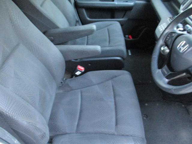 ステップワゴンスパーダ Ｚ　新車ワンオーナー車　新車整備点検記録簿　ＨＯＮＤＡインターナビＴＶ　バックモニター左右両側電動パワースライドドア　スマートＫＥＹドラレコ　ＥＴＣ　スタッドレスタイヤ付き（14枚目）