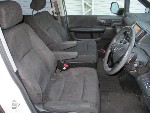 ステップワゴンスパーダ Ｚ　新車ワンオーナー車　新車整備点検記録簿　ＨＯＮＤＡインターナビＴＶ　バックモニター左右両側電動パワースライドドア　スマートＫＥＹドラレコ　ＥＴＣ　スタッドレスタイヤ付き（15枚目）