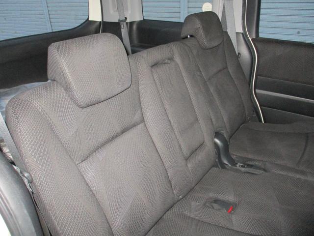 ステップワゴンスパーダ Ｚ　新車ワンオーナー車　新車整備点検記録簿　ＨＯＮＤＡインターナビＴＶ　バックモニター左右両側電動パワースライドドア　スマートＫＥＹドラレコ　ＥＴＣ　スタッドレスタイヤ付き（16枚目）