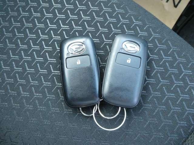 ロッキー １．２　Ｘ　ＨＥＶ　衝突軽減ブレーキ・フルセグＴＶ付メモリーナ　踏み間違い防止装置　ＬＥＤヘッドライト　アルミホイール　ワンオーナー　ＡＢＳ　盗難防止システム　全方位カメラ　キーレス　オートエアコン　バックモニター　アイドリングストップ　エアバッグ　ＥＴＣ　記録簿（13枚目）