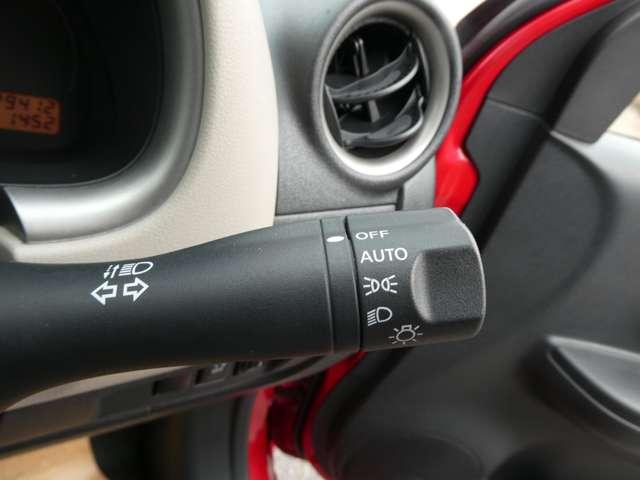 マーチ １．２　１２Ｇ　フルセグＴＶ付メモリーナビ　ナビ・フルセグＴＶ　インテリジェントキー　記録簿付き　　　運転席・助手席エアバッグ　ＥＴＣ　オートエアコン　ＡＢＳ　パワーウィンドウ　アイドリングストップ（12枚目）