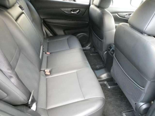 エクストレイル 2.0 20Xtt エマージェンシーブレーキ 2列車 4WD アラウンドビューモニター 衝突被害軽減ブレーキ アイドリングストップ 切替式4WD ナビ・フルセグTV インテリジェントキー LED エアバッグ オートエアコン アルミホイール 記録簿 ワンオーナー(17枚目)