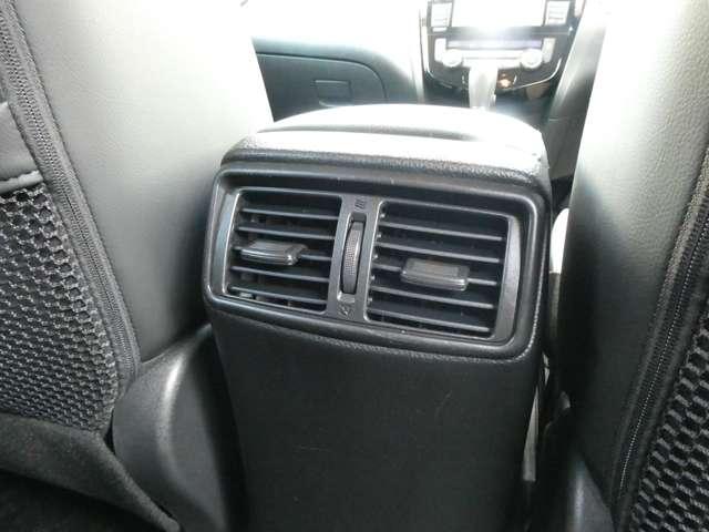 エクストレイル 2.0 20Xtt エマージェンシーブレーキ 2列車 4WD アラウンドビューモニター 衝突被害軽減ブレーキ アイドリングストップ 切替式4WD ナビ・フルセグTV インテリジェントキー LED エアバッグ オートエアコン アルミホイール 記録簿 ワンオーナー(18枚目)