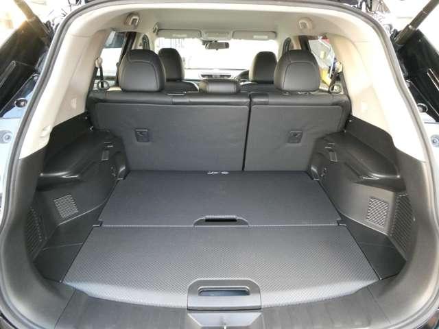 エクストレイル 2.0 20Xtt エマージェンシーブレーキ 2列車 4WD アラウンドビューモニター 衝突被害軽減ブレーキ アイドリングストップ 切替式4WD ナビ・フルセグTV インテリジェントキー LED エアバッグ オートエアコン アルミホイール 記録簿 ワンオーナー(19枚目)