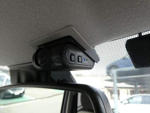 デイズ ６６０　Ｘ　衝突軽減ブレーキ・フルセグＴＶ付メモリーナ　アラウンドＭ　踏み間違え防止　禁煙　スマートキー　イモビライザー　バックカメラ　ＥＴＣ　レーンキープ　アイドリングストップ　ドライブレコーダー　キーレス　フルオートエアコン　ＬＥＤライト　ナビＴＶ（7枚目）