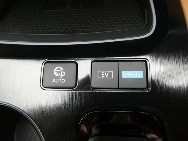 エクストレイル 1.5 G e-4ORCE 4WD プロパイロット・衝突軽減ブレーキ・ナッパ 本革S 試乗車 パークアシスト 禁煙 寒冷地仕様 LEDヘッドランプ ナビTV スマートキー レーダークルーズ LKA キーフリー ETC 4WD アルミホイール メモリーナビ 記録簿 バックカメラ(10枚目)