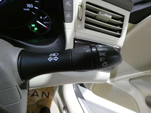 シーマ ３．５　フルセグＴＶ付メーカナビ　オートエアコン　衝突被害軽減システム　ＨＤＤナビ＆ＴＶ　バックモニター　インテリジェントキー　サンルーフ　クルーズコントロール　ＥＴＣ　寒冷地仕様　１オーナー　盗難防止システム（16枚目）