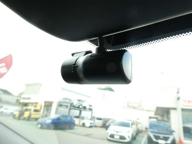 ノート １．２　Ｘ　衝突被害軽減ブレーキ・フルセグＴＶ付ナビ　バックカメラ　ＥＴＣ付　ＬＥＤヘッドランプ　レーンアシスト　インテリジェントキー　ドラレコ　整備記録簿　盗難防止システム　サイドカーテンエアバック　スマートルームミラー（11枚目）