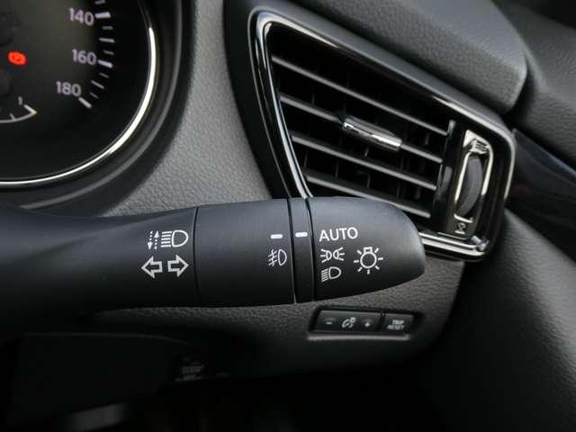 エクストレイル ２．０　２０Ｘｉ　レザーエディション・プロパイロット　本革シート　衝突被害軽減システム　アラウンドビューモニター　ＬＥＤヘッドランプ　ドライブレコーダー　ＥＴＣ　パワーシート　シートヒーター　フルセグＴＶ付ナビ（19枚目）