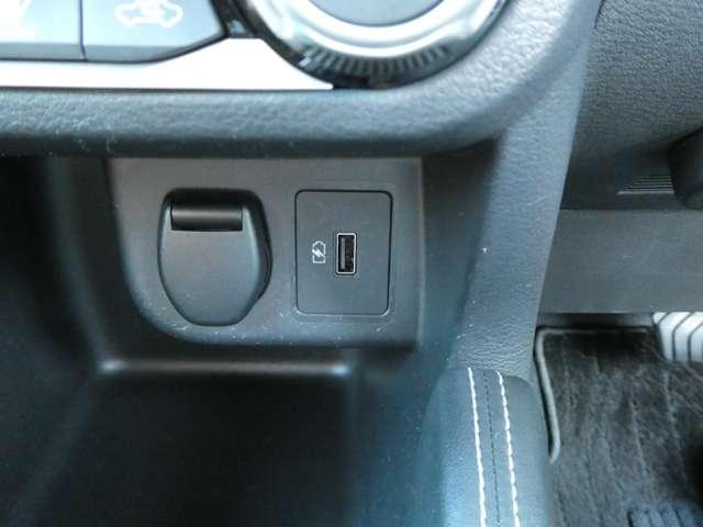 キックス １．２　Ｘ　ツートーン　インテリアエディション　プロパイロット　衝突被害軽減ブレーキ　セキュリティ　アラウンドモニター　ＬＥＤ　ワンオーナー　エアコン　ドラレコ　インテリジェントキー　記録簿　ＥＴＣ　フルセグＴＶ付ナビ　サイドエアバック　ＡＷ（13枚目）