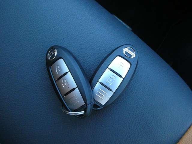 キックス １．２　Ｘ　ツートーン　インテリアエディション　プロパイロット　衝突被害軽減ブレーキ　セキュリティ　アラウンドモニター　ＬＥＤ　ワンオーナー　エアコン　ドラレコ　インテリジェントキー　記録簿　ＥＴＣ　フルセグＴＶ付ナビ　サイドエアバック　ＡＷ（20枚目）