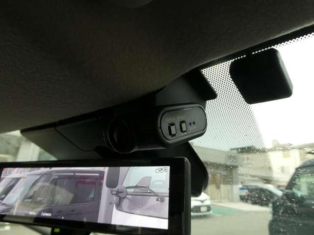 ノート １．２　Ｘ　プロパイロット・衝突軽減ブレーキ・フルセ　リアカメラ　衝突被害軽減ブレ－キ　全方位カメラ　ＥＴＣ付　禁煙車　ＬＥＤヘッドライト　レーダークルーズ　レーンアシスト　インテリジェントキー　ドラレコ　整備記録簿　盗難防止システム　ワンセグＴＶ（12枚目）