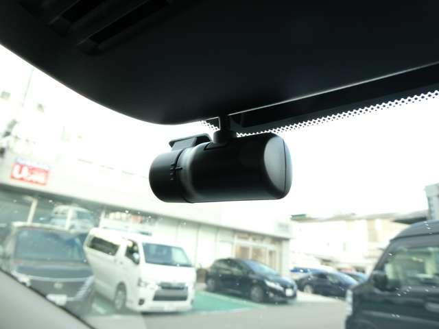 ノート １．２　Ｘ　プロパイロット・衝突軽減ブレーキ・フルセ　リアカメラ　衝突被害軽減ブレ－キ　全方位カメラ　ＥＴＣ付　禁煙車　ＬＥＤヘッドライト　レーダークルーズ　レーンアシスト　インテリジェントキー　ドラレコ　整備記録簿　盗難防止システム　ワンセグＴＶ（13枚目）