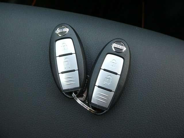 キックス １．２　Ｘ　ツートーン　インテリアエディション　プロパイロット　衝突被害軽減ブレーキ　アラウンドビューモニター　サイドエアバッグ　車線逸脱警報装置　ＬＥＤヘッドライト　フルセグＴＶナビ　シートヒーター　ドラレコ　アルミホイール　ＥＴＣ　盗難防止装置（17枚目）