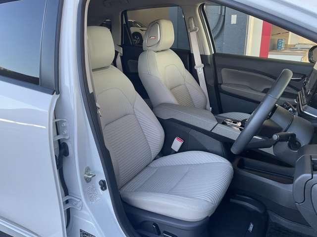 オーラ １．２　Ｇ　レザーエディション　アラウンドビューモニター　追突防止　レーダークルーズ　車線逸脱警報装置　ＬＥＤ　盗難防止　バックモニター　ＥＴＣ　インテリジェントキー　メモリーナビゲーション　ＡＷ　キーレスエントリー　オートエアコン　ＡＢＳ　パワーウィンドウ（12枚目）