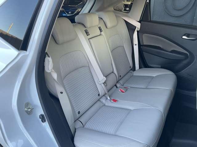 オーラ １．２　Ｇ　レザーエディション　アラウンドビューモニター　追突防止　レーダークルーズ　車線逸脱警報装置　ＬＥＤ　盗難防止　バックモニター　ＥＴＣ　インテリジェントキー　メモリーナビゲーション　ＡＷ　キーレスエントリー　オートエアコン　ＡＢＳ　パワーウィンドウ（14枚目）