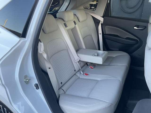 オーラ １．２　Ｇ　レザーエディション　アラウンドビューモニター　追突防止　レーダークルーズ　車線逸脱警報装置　ＬＥＤ　盗難防止　バックモニター　ＥＴＣ　インテリジェントキー　メモリーナビゲーション　ＡＷ　キーレスエントリー　オートエアコン　ＡＢＳ　パワーウィンドウ（15枚目）