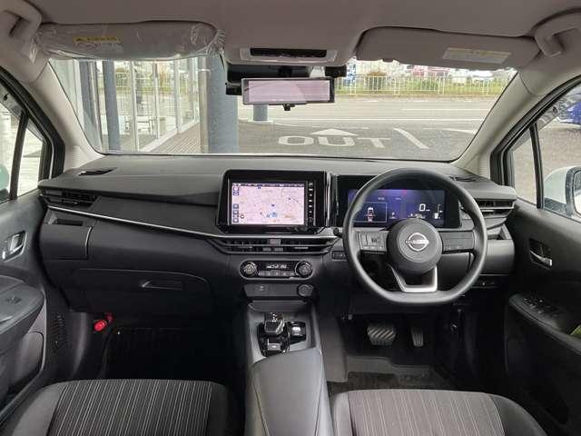 ノート １．２　Ｘ　メモリーナビ・ドライブレコーダー・アラウ　リアカメラ　衝突被害軽減ブレ－キ　全方位カメラ　ＥＴＣ付　ナビ　ＬＥＤヘッドライト　レーンアシスト　インテリジェントキー　ドラレコ　整備記録簿　盗難防止システム　サイドカーテンエアバック　サイドカメラ（3枚目）