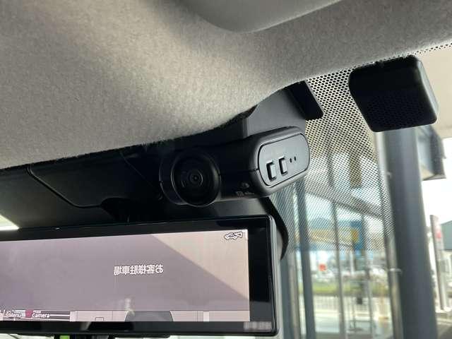 ノート １．２　Ｘ　メモリーナビ・ドライブレコーダー・アラウ　リアカメラ　衝突被害軽減ブレ－キ　全方位カメラ　ＥＴＣ付　ナビ　ＬＥＤヘッドライト　レーンアシスト　インテリジェントキー　ドラレコ　整備記録簿　盗難防止システム　サイドカーテンエアバック　サイドカメラ（13枚目）