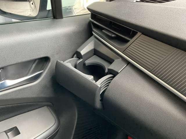 ノート １．２　Ｘ　メモリーナビ・ドライブレコーダー・アラウ　リアカメラ　衝突被害軽減ブレ－キ　全方位カメラ　ＥＴＣ付　ナビ　ＬＥＤヘッドライト　レーンアシスト　インテリジェントキー　ドラレコ　整備記録簿　盗難防止システム　サイドカーテンエアバック　サイドカメラ（20枚目）