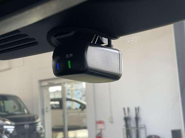 フェアレディＺ ３．０　プロト　スペック　フロントシートヒーター付・純正アルミホイ　ＬＥＤヘッドランプ　アルミホイール　ワンオーナー　スマートキー　ＥＴＣ　バックカメラ　キーフリー　衝突被害軽減システム（11枚目）