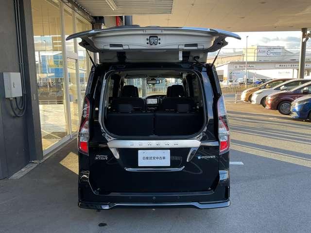 セレナ e-パワー ハイウェイスターV 360°カメラ エマジェンシーブレーキ 1オナ スマキー バックカメラ LED レーンアシスト 点検記録簿付 ETC ドラレコ Aストップ イモビ サイドカーテンエアバック フルオートエアコン ABS(11枚目)