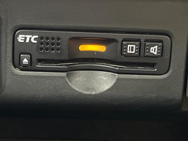 Ｎ－ＢＯＸカスタム Ｇ　ターボＳＳブラックスタイルパッケージ　ＳＤナビ　あんしんパッケージ　両側パワースライドドア　バックカメラ　ＥＴＣ　ターボ　クルーズコントロール　シートヒーター　Ｂｌｕｅｔｏｏｔｈ　ＴＶ　ステアリングリモコン　革巻きステアリング（7枚目）