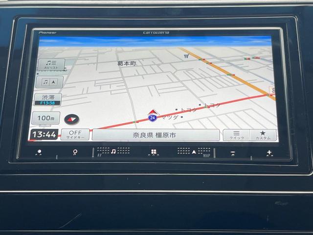シャトル ハイブリッド　ホンダセンシング　禁煙車　ＳＤナビ　バックカメラ　ＥＴＣ　ドライブレコーダー　Ｂｌｕｅｔｏｏｔｈ　ＴＶ　ＣＤ　ＤＶＤ　スマートキー　オートエアコン（3枚目）