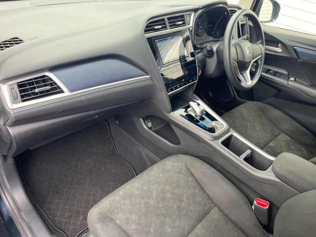 シャトル ハイブリッド　ホンダセンシング　禁煙車　ＳＤナビ　バックカメラ　ＥＴＣ　ドライブレコーダー　Ｂｌｕｅｔｏｏｔｈ　ＴＶ　ＣＤ　ＤＶＤ　スマートキー　オートエアコン（40枚目）