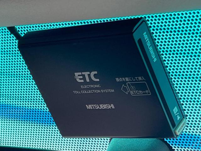 ヴェルファイア 2.4Z プラチナセレクションII 禁煙車 ナビ 後席モニター バックカメラ 両側パワースライドドア 電動リアゲート ETC 純正アルミホイル 革巻きステアリング スマートキー(7枚目)