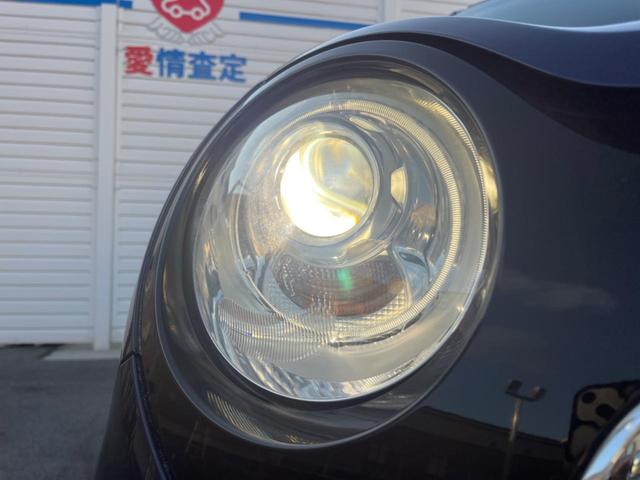 【ＨＩＤヘッドランプ】視認性に優れた白い光が特徴のディスチャージドランプ。ヘッドライトの劣化を防ぐコーティングの施工も承りますので、担当スタッフにお気軽にお申し付け下さい。