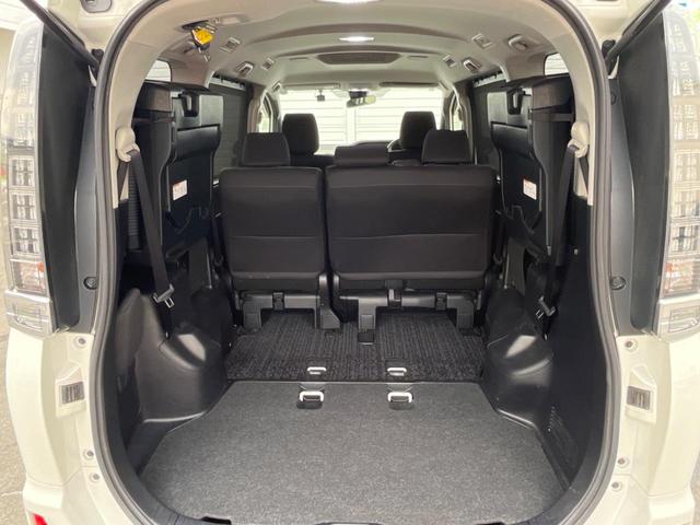 ヴォクシー ZS 煌II 禁煙車 純正10インチナビ トヨタセーフティセンス 両側パワースライドドア 8人乗り ETC ドライブレコーダー 純正アルミホイル 革巻きステアリング スマートキー(13枚目)
