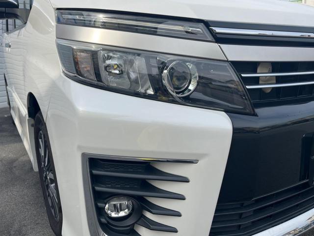 ヴォクシー ZS 煌II 禁煙車 純正10インチナビ トヨタセーフティセンス 両側パワースライドドア 8人乗り ETC ドライブレコーダー 純正アルミホイル 革巻きステアリング スマートキー(14枚目)