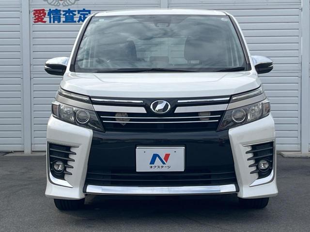 ヴォクシー ZS 煌II 禁煙車 純正10インチナビ トヨタセーフティセンス 両側パワースライドドア 8人乗り ETC ドライブレコーダー 純正アルミホイル 革巻きステアリング スマートキー(16枚目)