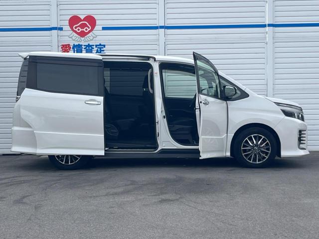 ヴォクシー ZS 煌II 禁煙車 純正10インチナビ トヨタセーフティセンス 両側パワースライドドア 8人乗り ETC ドライブレコーダー 純正アルミホイル 革巻きステアリング スマートキー(27枚目)