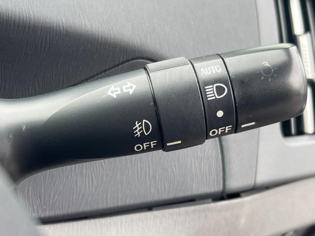 プリウス S 純正ナビ 禁煙車 オートエアコン 純正15インチアルミ CD フルセグ スマートキー(23枚目)