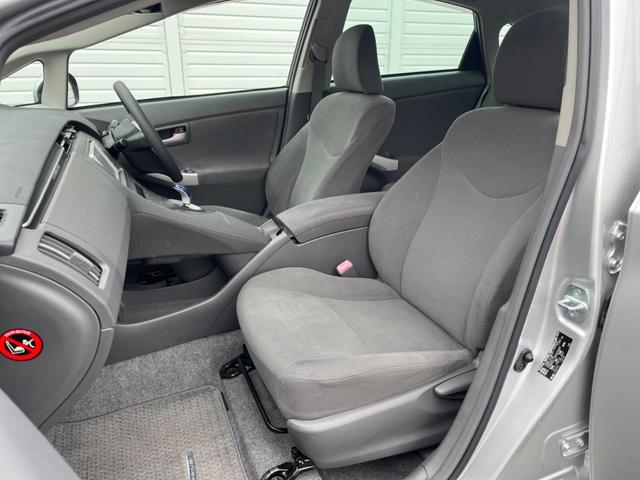 プリウス S 純正ナビ 禁煙車 オートエアコン 純正15インチアルミ CD フルセグ スマートキー(30枚目)